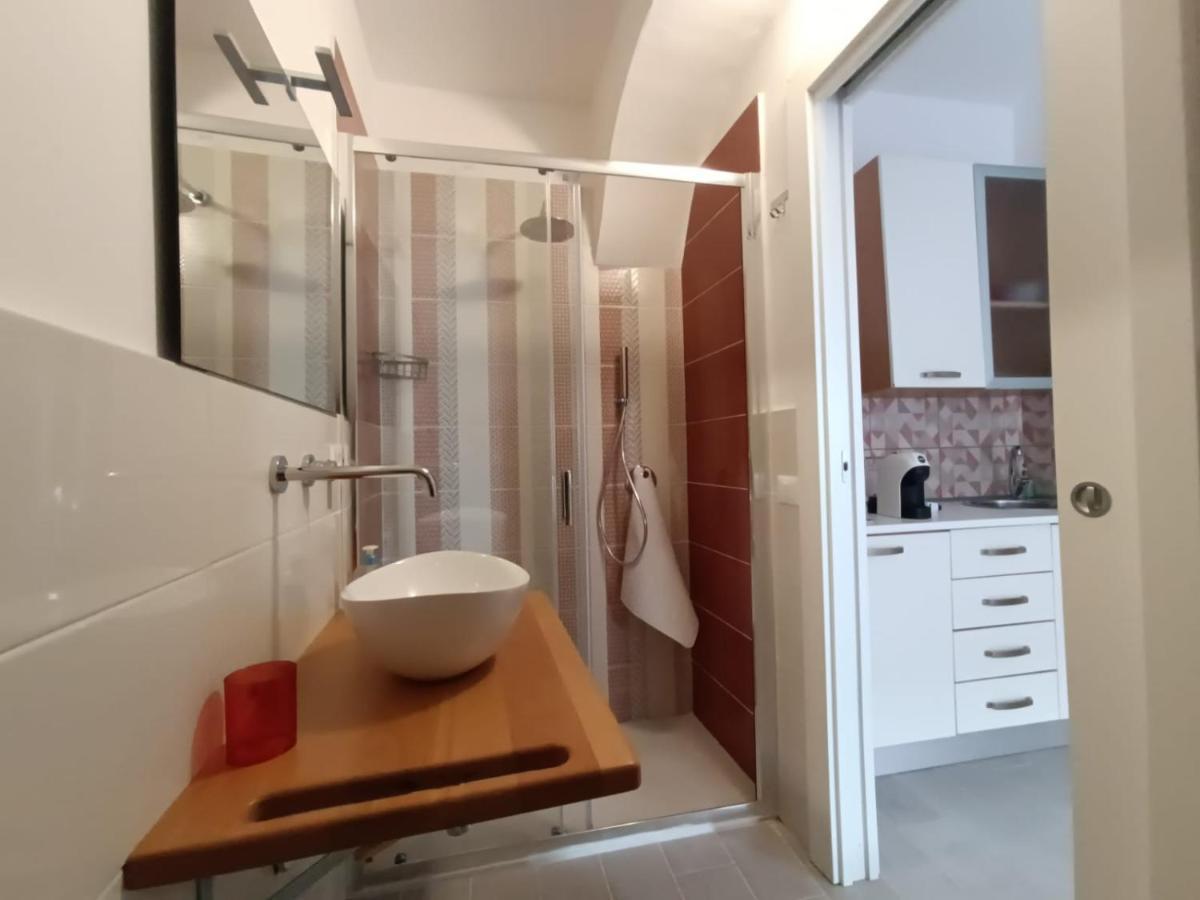 Casa Vacanze A&G 卡斯泰拉马莱 外观 照片